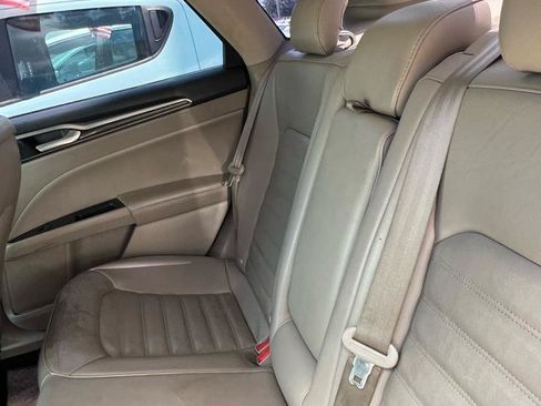Used 2018 Ford Fusion SE w/ Equipment Group 602A FWD image 7