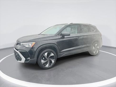 New 2026 Volkswagen Taos SE AWD/4WD image 1