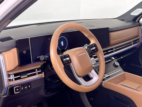 Used 2025 Hyundai Santa Fe Limited image 9