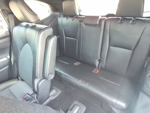 Used 2021 Toyota Highlander XSE FWD image 14