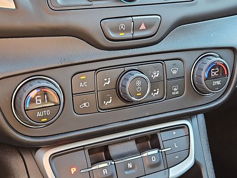 Certified 2022 GMC Terrain SLE w/ Driver Convenience Package image 16