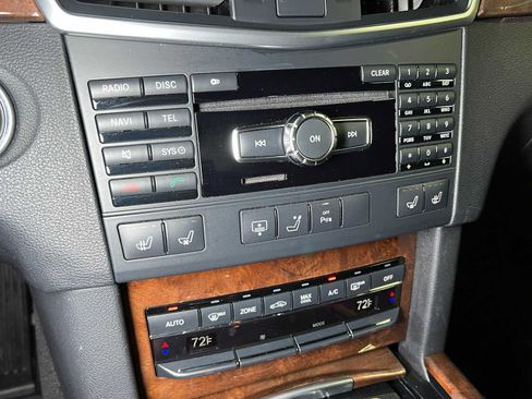 Used 2013 Mercedes-Benz E 550 4MATIC Sedan image 37