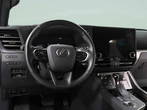 Used 2025 Lexus GX 550 w/ Accessory Package (2T) AWD/4WD image 9