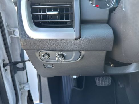 Certified 2024 GMC Terrain SLE image 29