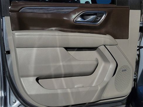 Used 2022 GMC Yukon SLT w/ SLT Luxury Package image 18