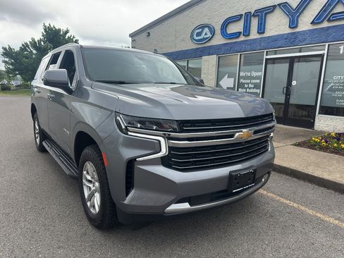 Used 2022 Chevrolet Tahoe LT w/ Luxury Package AWD/4WD image 2