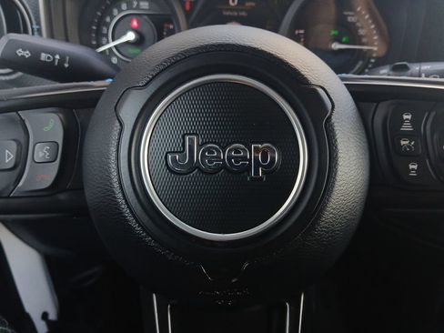Used 2024 Jeep Wrangler Unlimited Rubicon 4xe AWD/4WD image 5