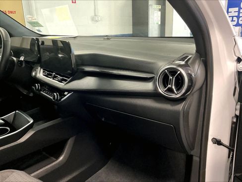 Used 2025 Chevrolet Equinox LT AWD/4WD image 13