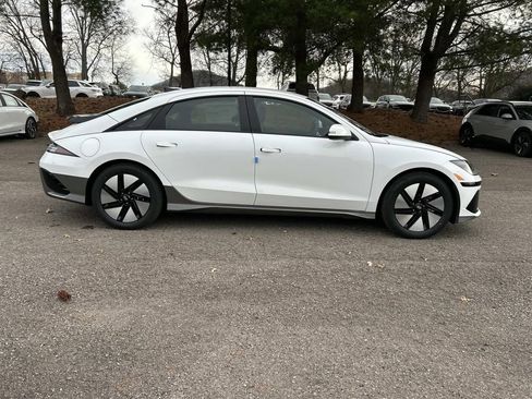 New 2025 Hyundai Ioniq 6 SE image 8