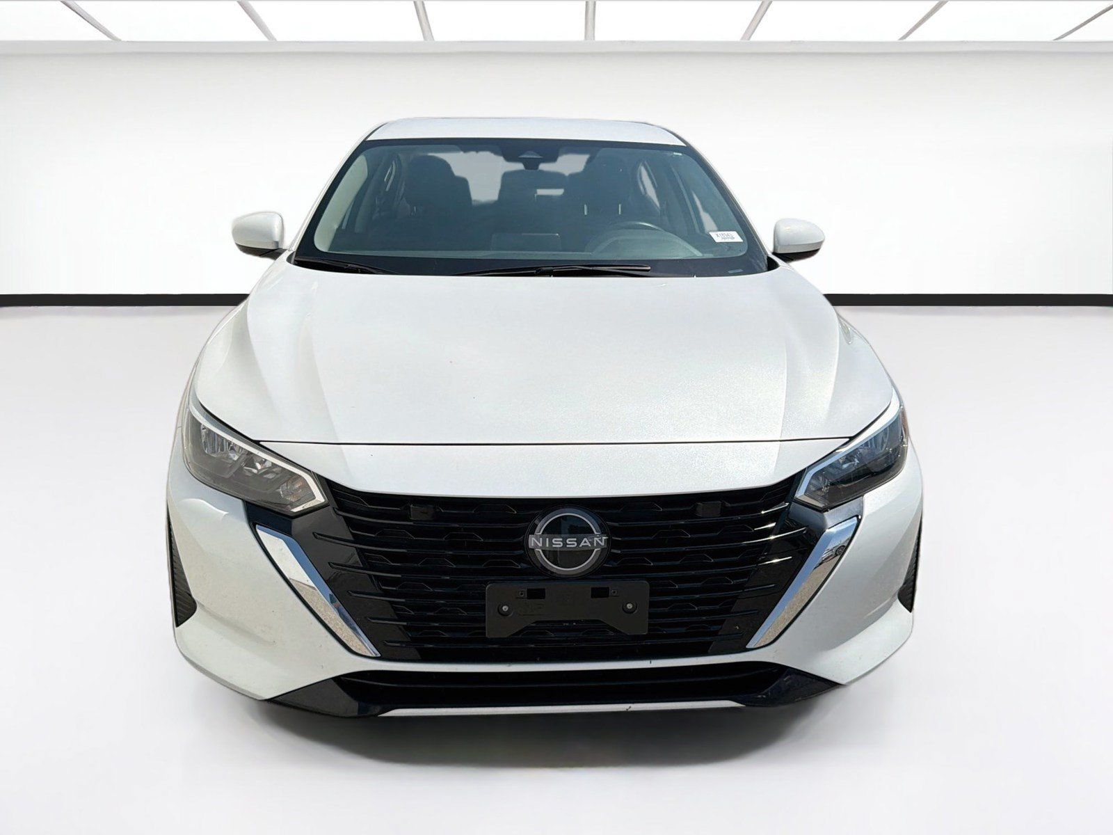 Used 2025 Nissan Sentra SV FWD image 2