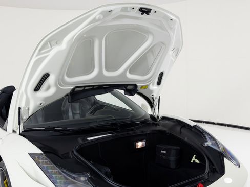 Used 2015 Ferrari 458 Spider image 42