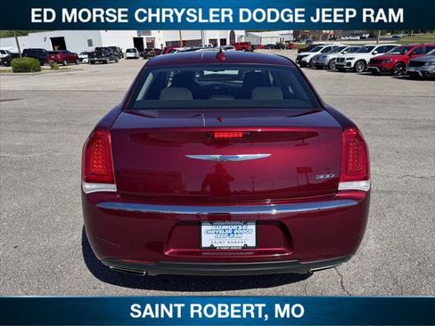 Certified 2021 Chrysler 300 Touring w/ Driver Convenience Group RWD image 3