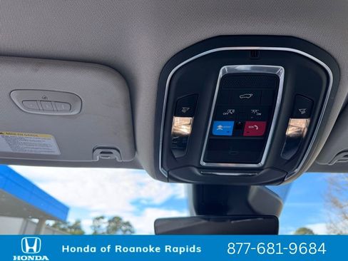 Used 2024 Jeep Wagoneer L Series II w/ Flexible Seating Group image 35