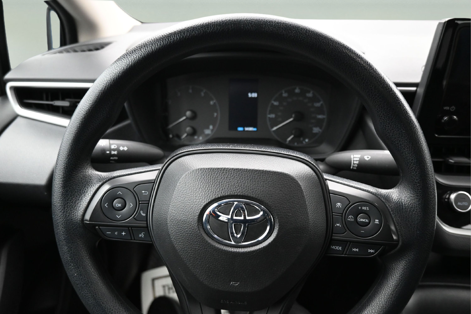 Used 2024 Toyota Corolla LE FWD image 15