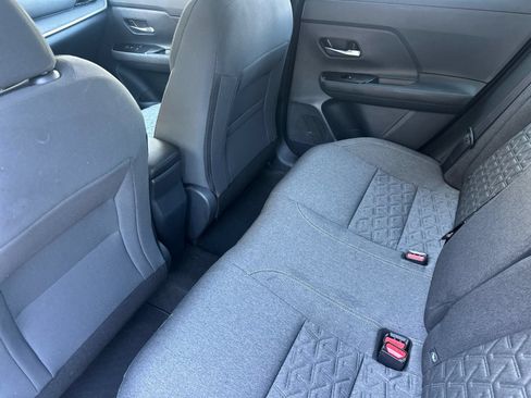 Used 2025 Nissan Kicks SV AWD/4WD image 12