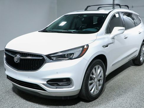 Used 2020 Buick Enclave Premium w/ Sun and Sites Package FWD image 35