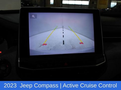 Used 2023 Jeep Compass Latitude image 17