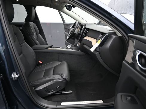 New 2026 Volvo XC60 B5 Ultra w/ Climate Package AWD/4WD image 15