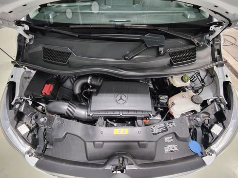 Used 2023 Mercedes-Benz Metris image 12