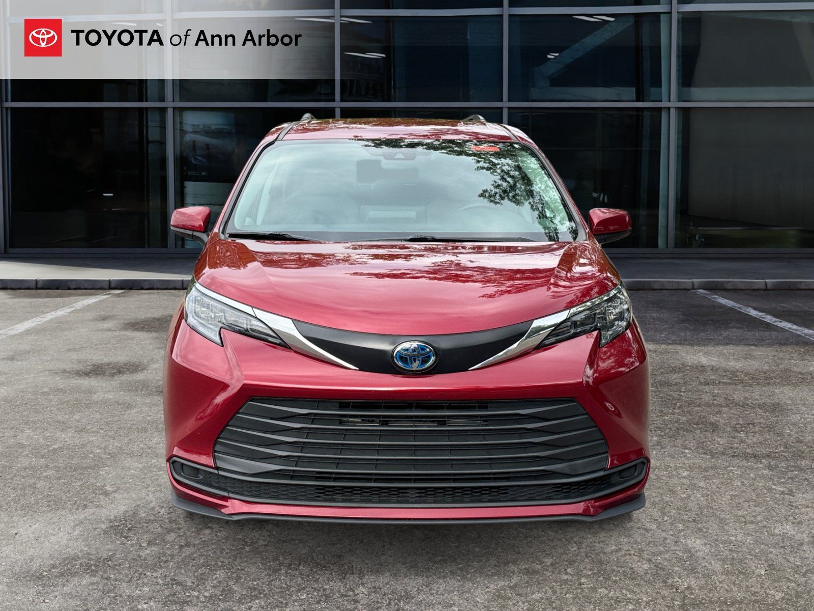 Used 2024 Toyota Sienna LE FWD image 12