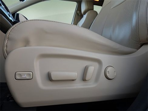 Used 2018 Toyota Highlander Limited Platinum image 24