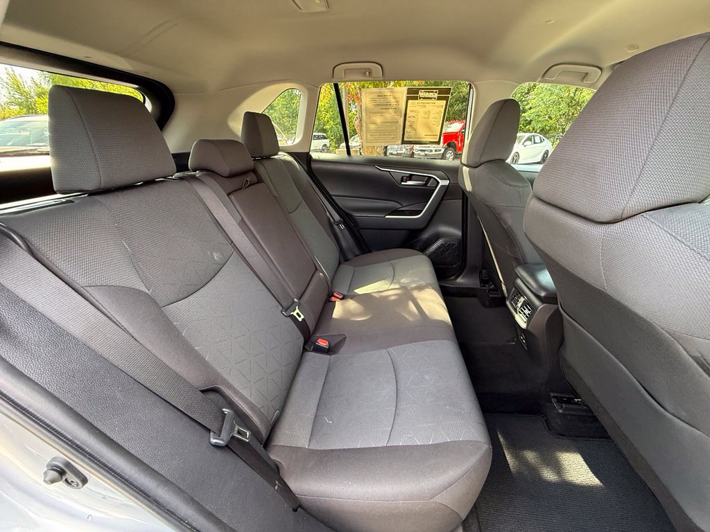 Used 2024 Toyota RAV4 XLE FWD image 39