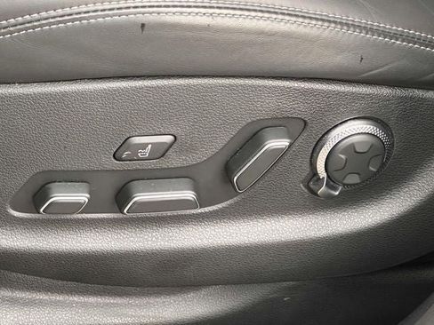 Used 2025 Genesis GV70 3.5T Sport w/ Sport Advanced Package image 13