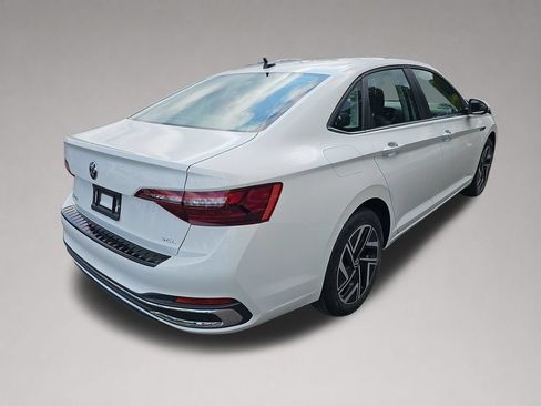 Used 2023 Volkswagen Jetta SEL FWD image 3
