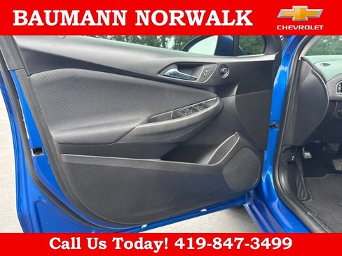 Used 2017 Chevrolet Cruze LT w/ Convenience Package FWD image 21