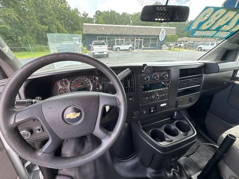 Used 2017 Chevrolet Express 2500 w/ Cold Climate Package RWD image 15