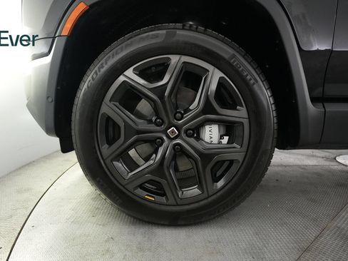 Used 2025 Rivian R1S Adventure AWD/4WD image 19