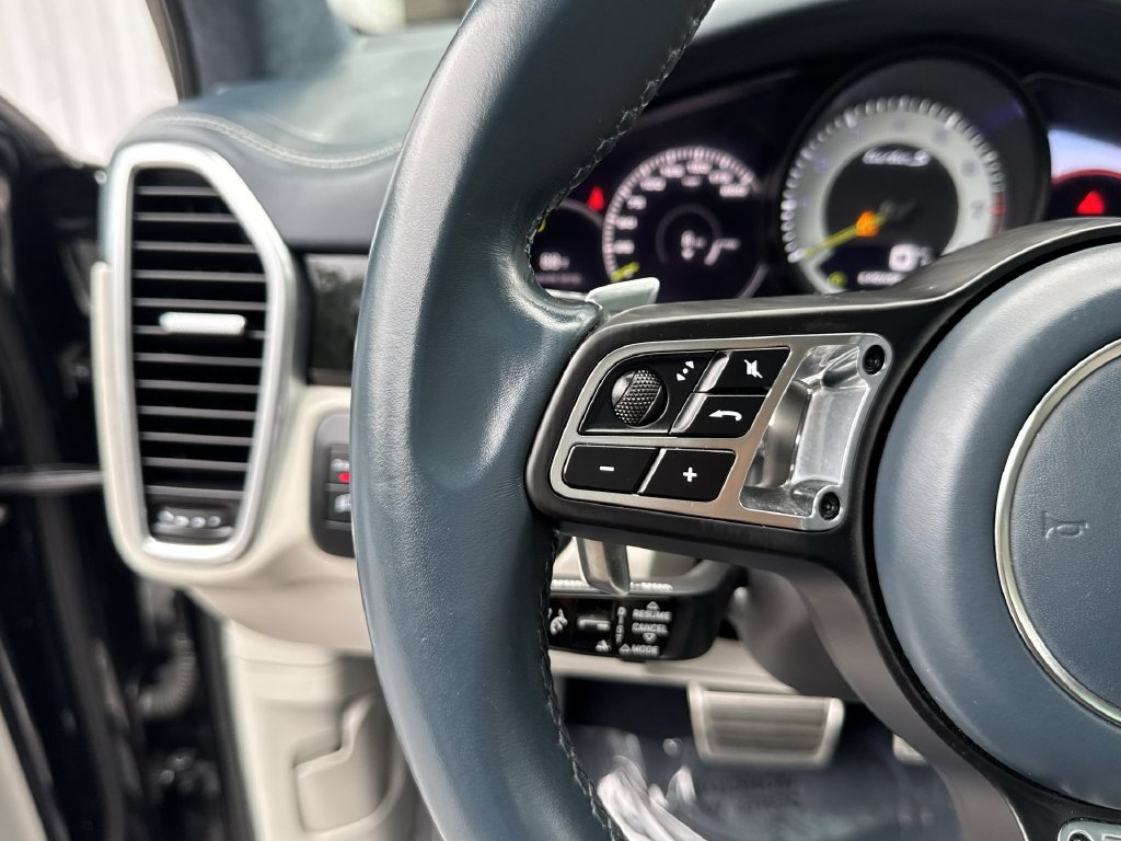Used 2023 Porsche Cayenne Turbo S AWD/4WD image 17