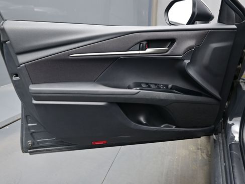 Used 2025 Toyota Camry LE image 9