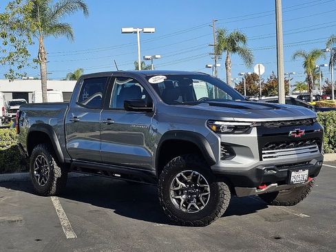 Used 2023 Chevrolet Colorado ZR2 w/ ZR2 Convenience Package III image 3