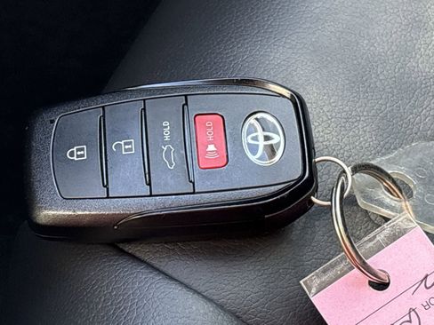 Used 2025 Toyota Corolla XLE image 19