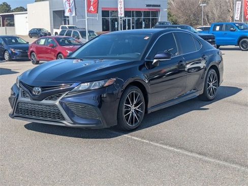 Used 2022 Toyota Camry SE image 7