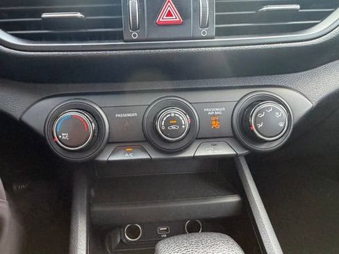 Used 2023 Kia Forte LXS w/ LXS Technology Package FWD image 11