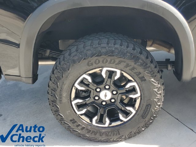 Used 2025 Chevrolet Silverado 1500 ZR2 AWD/4WD image 9