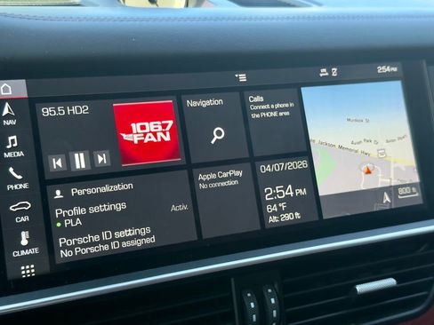 Used 2019 Porsche Cayenne Turbo image 16