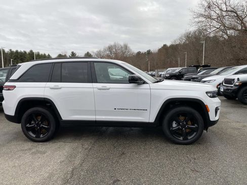 New 2025 Jeep Grand Cherokee Limited w/ Black Appearance Package image 2