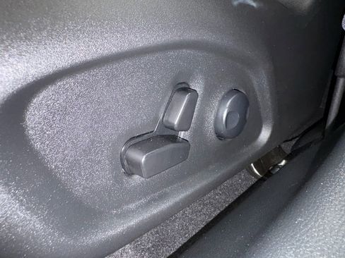 Used 2024 Jeep Compass Limited image 11