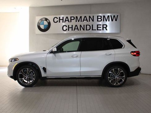 Used 2026 BMW X5 sDrive40i w/ Climate Comfort Package image 3