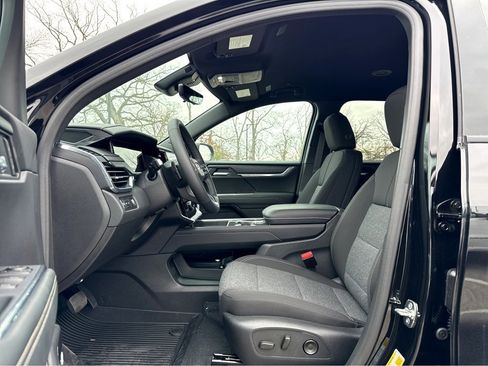 New 2026 GMC Acadia Elevation w/ Black Edition image 9