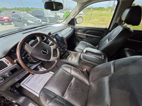 Used 2013 GMC Yukon Denali AWD/4WD image 3