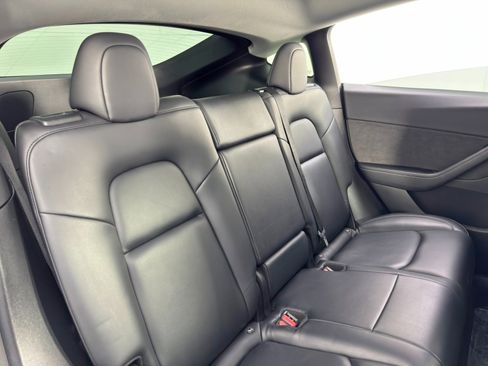 Used 2021 Tesla Model Y Long Range image 39