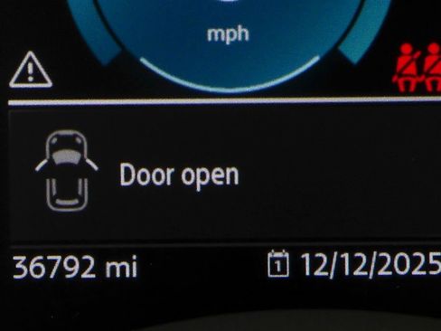 Used 2022 MINI Cooper SE image 31