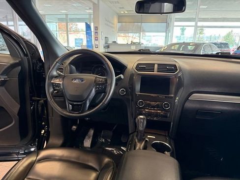 Used 2019 Ford Explorer XLT w/ Equipment Group 202A image 25