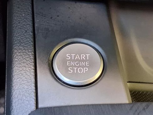 Used 2019 Audi A4 2.0T Premium image 24