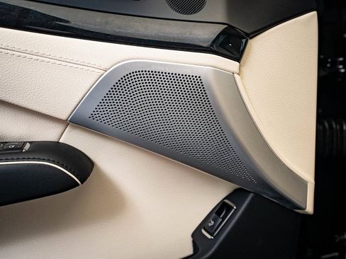 Used 2013 Mercedes-Benz SL 63 AMG image 31