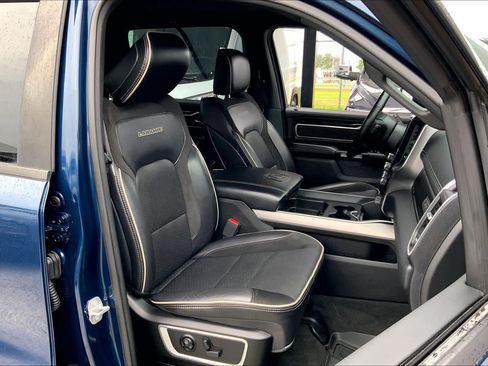 Used 2020 RAM 1500 Laramie w/ Sport Appearance Package AWD/4WD image 8